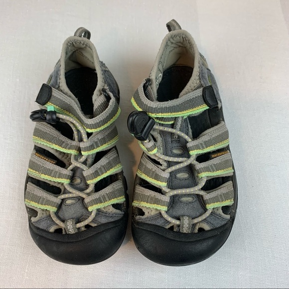 Keen Waterproof Little Boy Sz 12 Sandal - Picture 1 of 8